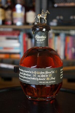 Blanton's Black Edition bourbon bottle single barrel Kentucky whiskey Japan exclusive black label with horse stopper